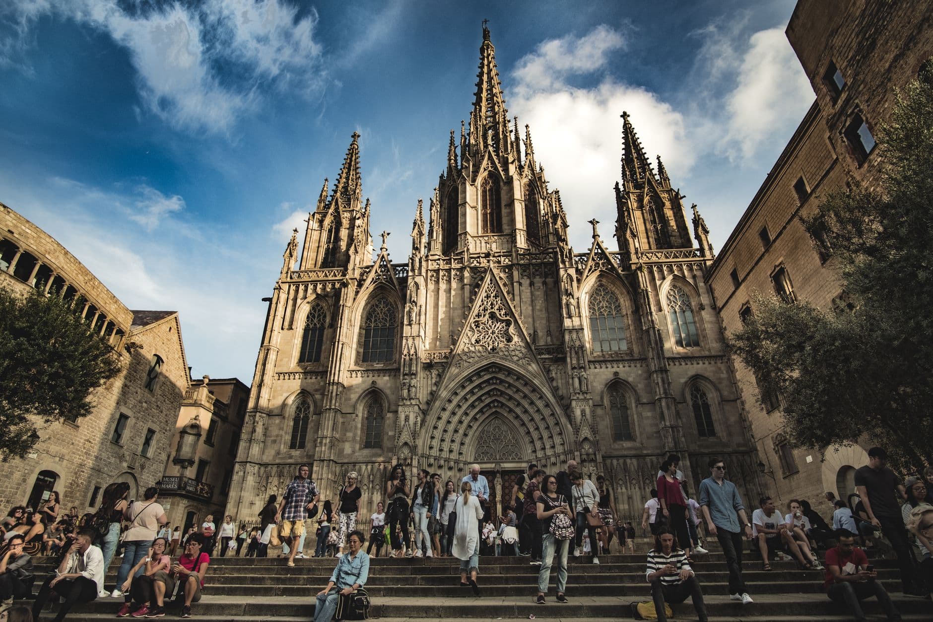https://cdn.holicay.com/uploads/1782226242780-4b096d58-c525-403b-a27e-1b6232ed9023-barcelona-3.jpg