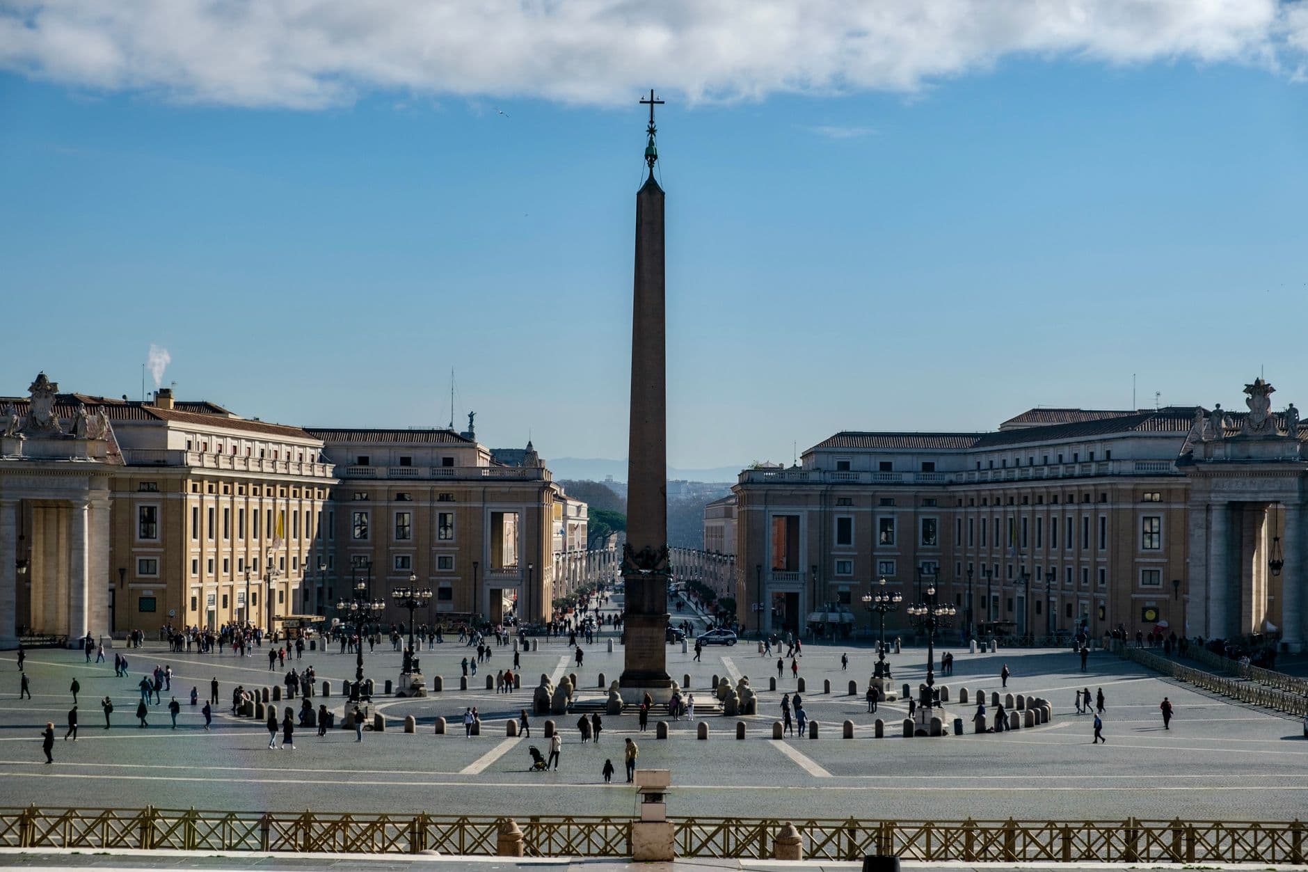 https://cdn.holicay.com/uploads/1782272957306-53e812b8-8b78-44eb-ba35-371994730807-rome-3.jpg
