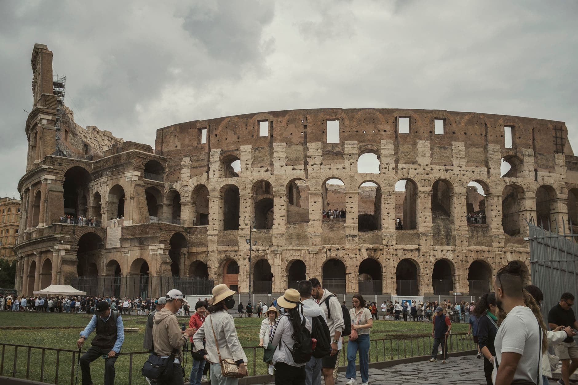https://cdn.holicay.com/uploads/1782273320920-e402727e-efa5-424a-b125-4660b66ad812-rome-3.jpg