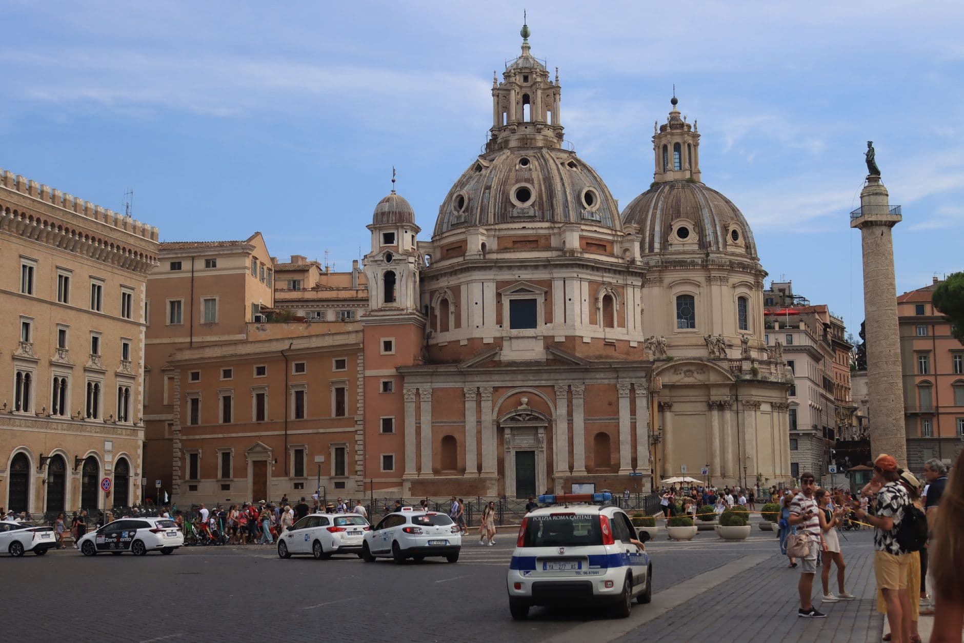 https://cdn.holicay.com/uploads/1782274280754-4360ea29-d83e-43d7-8576-978ea6898cfb-rome-2.jpg