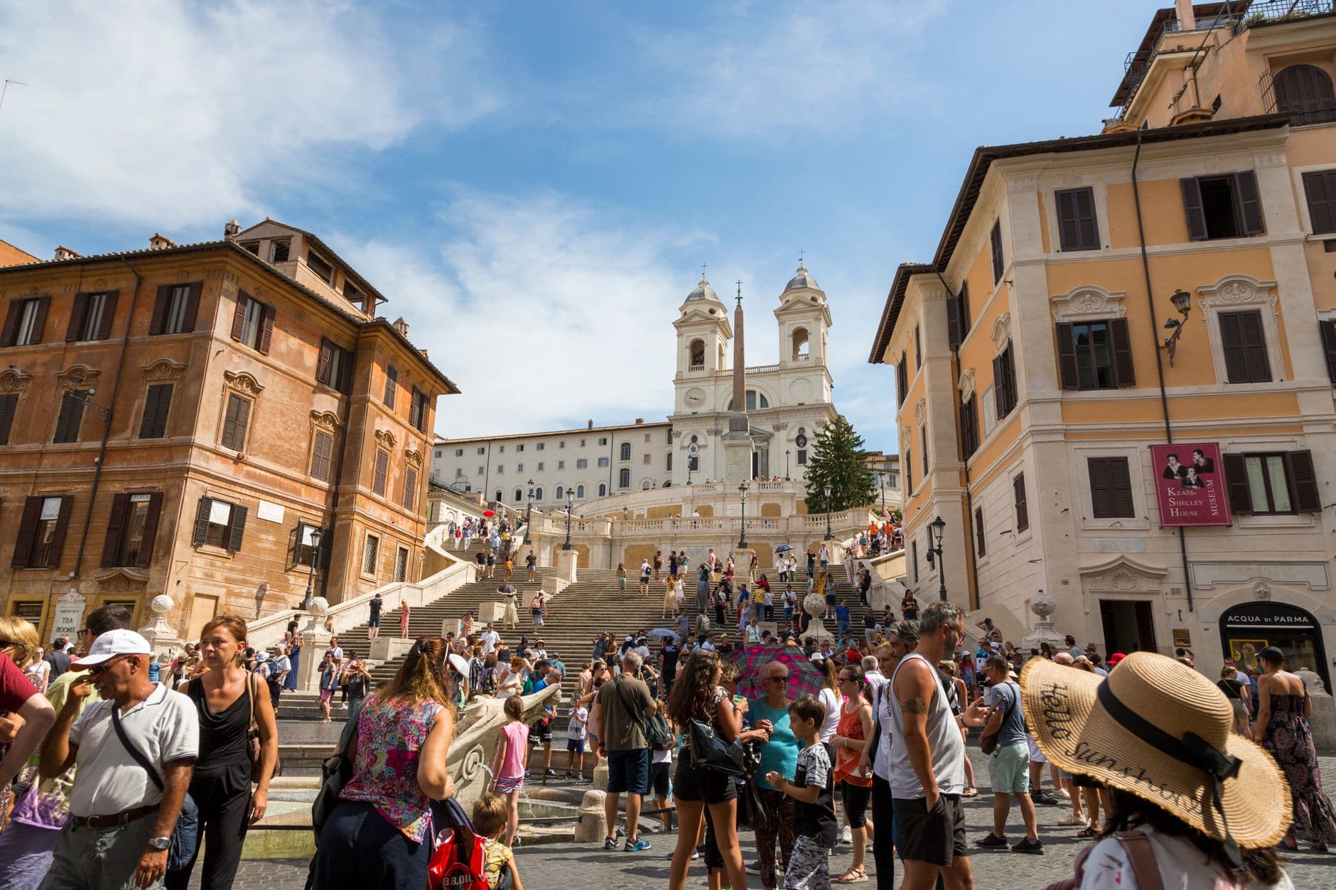 https://cdn.holicay.com/uploads/1782274488085-d8e60f92-4f70-4e46-92c0-3dda532e5ad2-rome-3.jpg