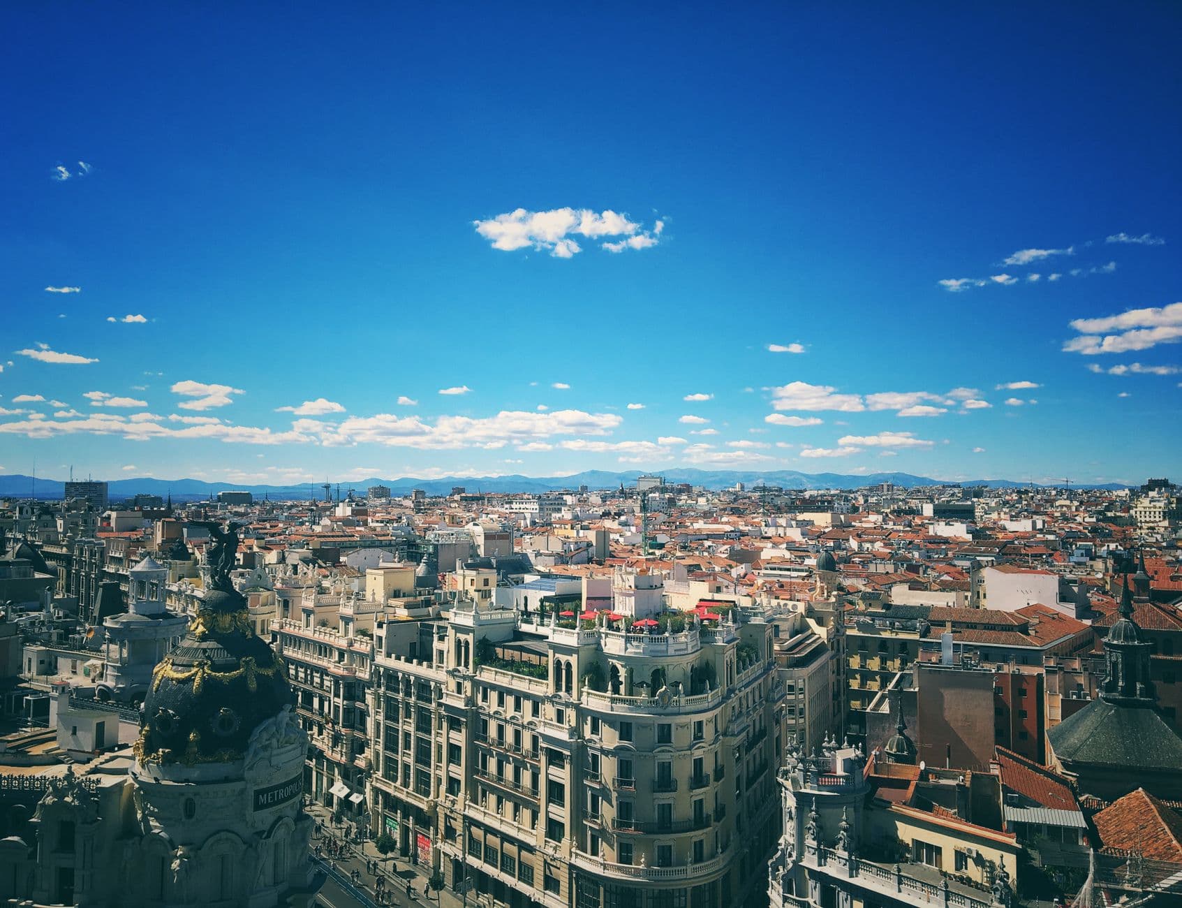 https://cdn.holicay.com/uploads/1782289611727-78ceaec1-e4a1-440c-9d13-68e0bce3ba3b-madrid-2.jpg