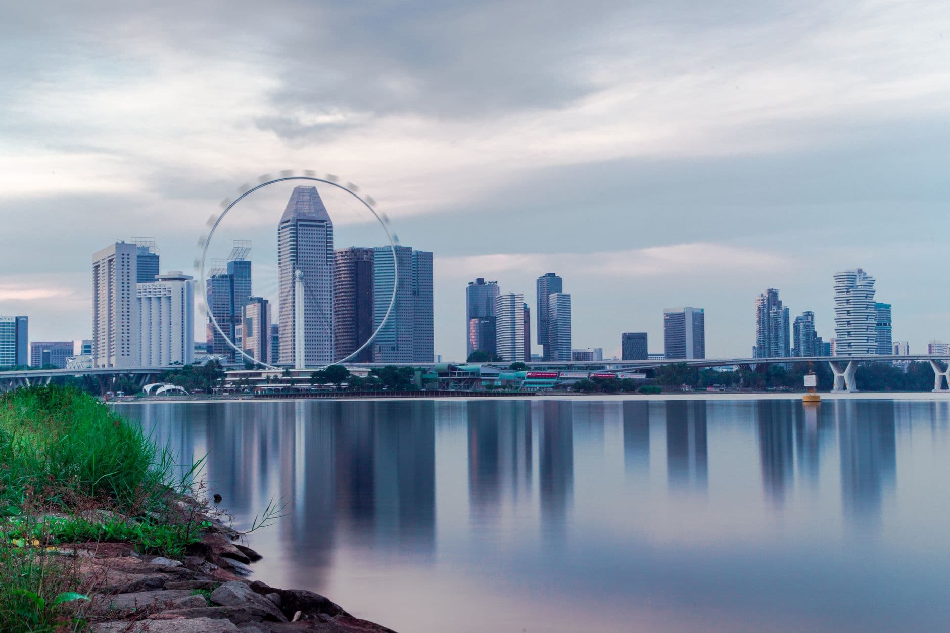 https://cdn.holicay.com/uploads/1782368054452-0463832c-24bf-42a3-ae86-a8301b5878c5-singapore-3.jpg