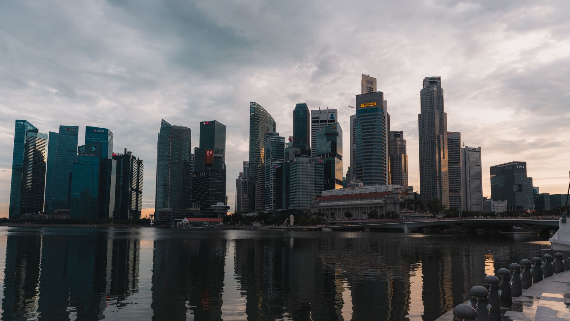 https://cdn.holicay.com/uploads/1782368178227-33212aec-1b63-47bd-b8b7-e41a9c84f2e2-singapore-3.jpg