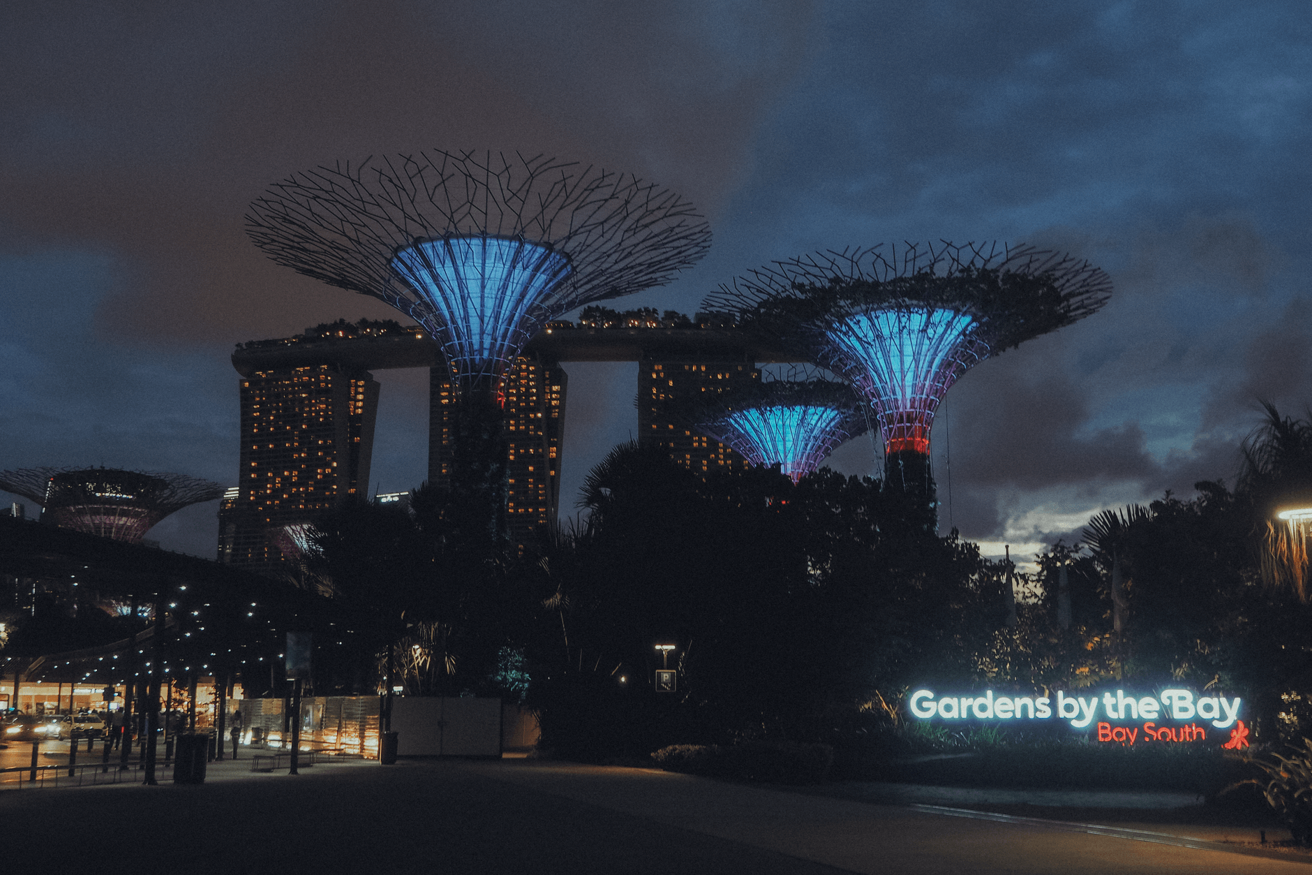 https://cdn.holicay.com/uploads/1782368301501-0341a9ef-e08a-4c10-baa4-65e7244e09b7-singapore-2.jpg
