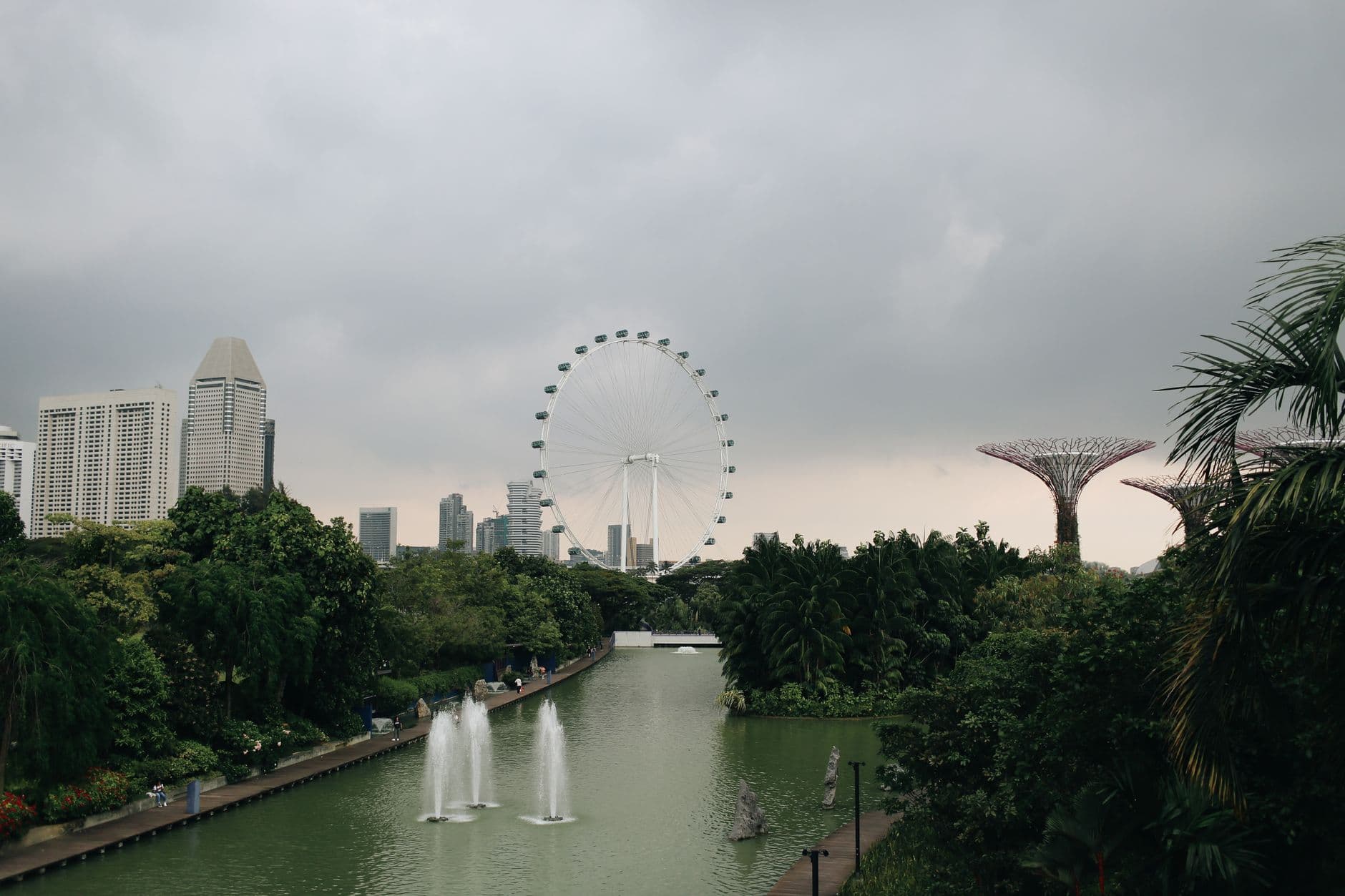 https://cdn.holicay.com/uploads/1782368371814-93db8d63-63ca-46a6-88d5-88444b6f4145-singapore-1.jpg