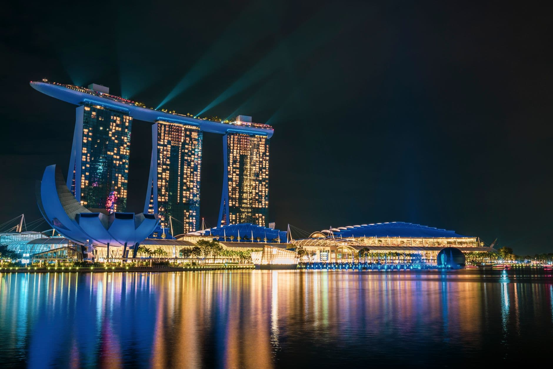 https://cdn.holicay.com/uploads/1782368426144-5ef628a7-7f99-4b14-aa78-13f6d25eb580-singapore-3.jpg