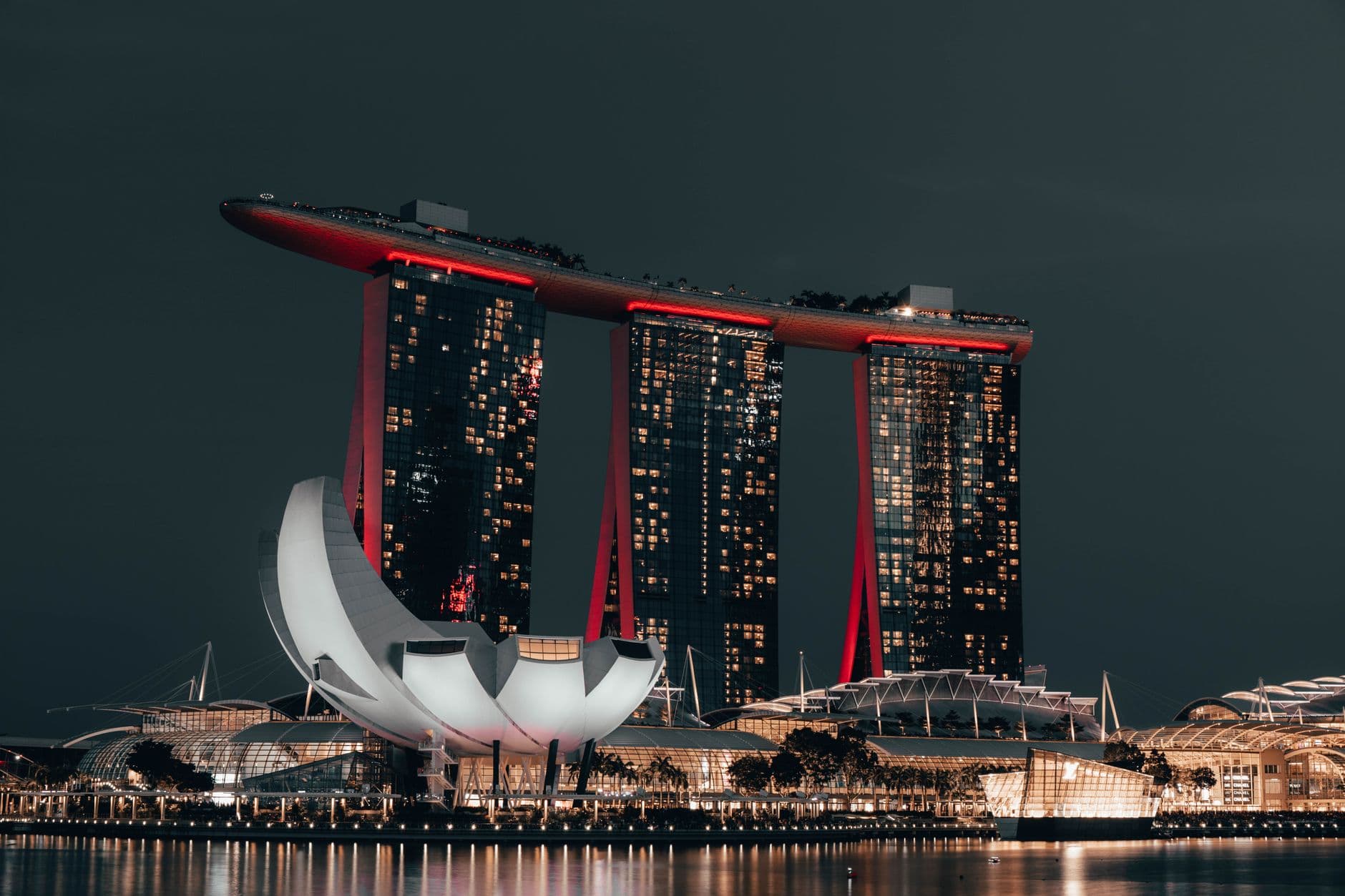 https://cdn.holicay.com/uploads/1782368579904-9f687b16-0901-4e07-ac8b-f958dfb03ac4-singapore-2.jpg