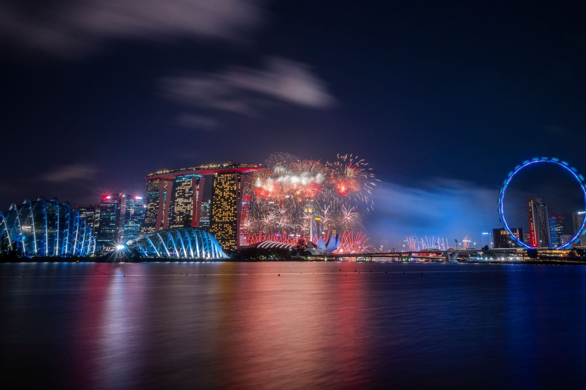 https://cdn.holicay.com/uploads/1782369322429-feaf5a0f-16f3-4eb5-9972-470b9e9cc7b8-singapore-2.jpg