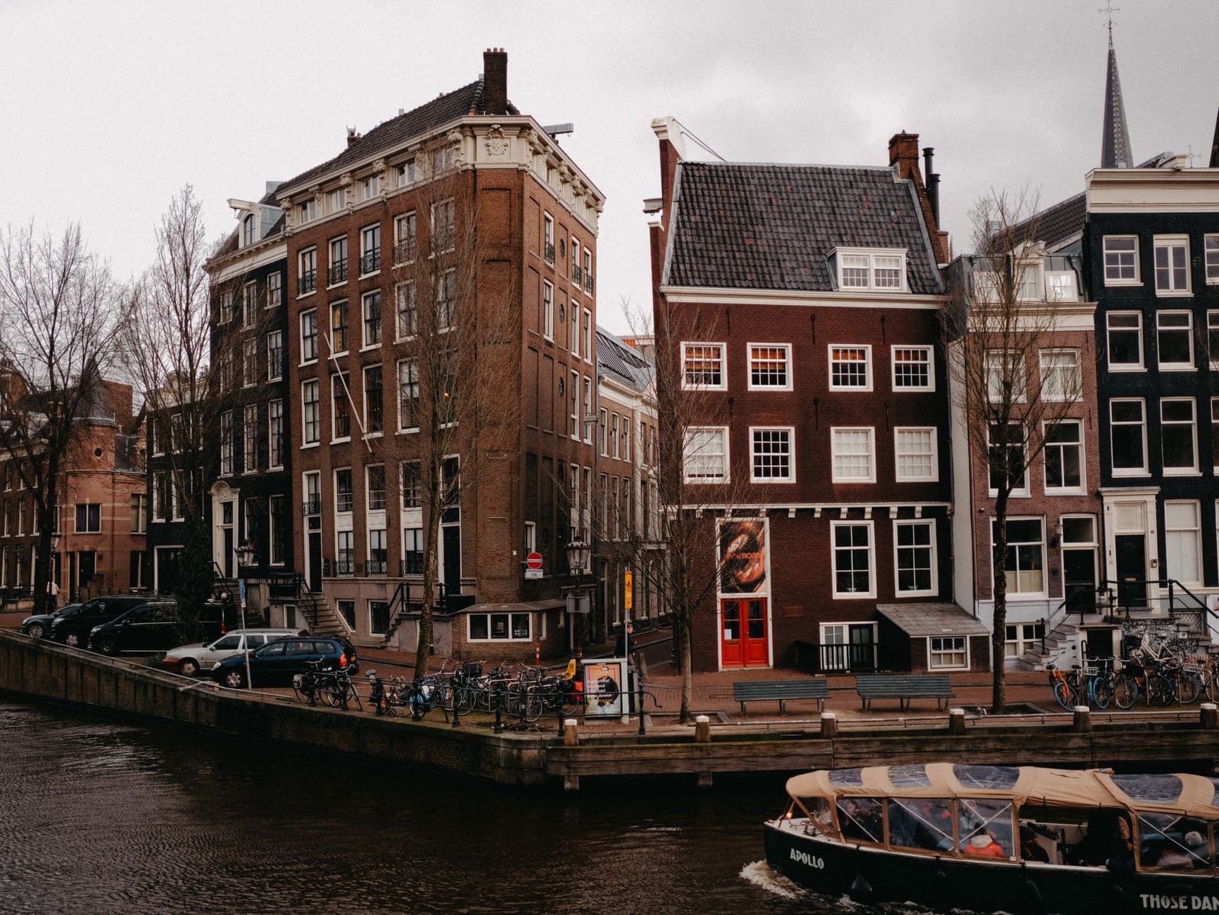 https://cdn.holicay.com/uploads/1782808613617-d42b318a-2d76-4b13-9297-caf600bfcffd-amsterdam-3.jpg