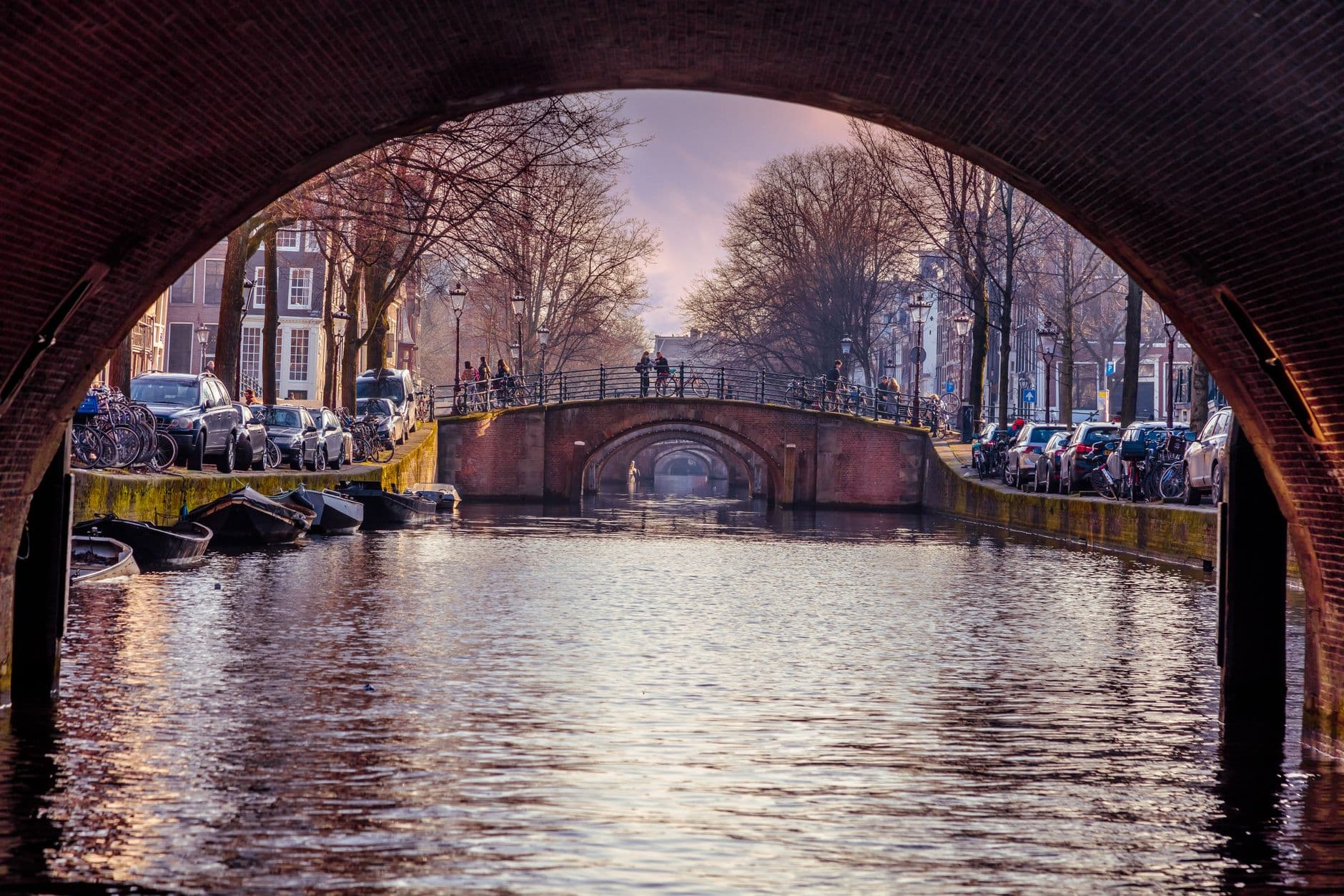 https://cdn.holicay.com/uploads/1782808786795-1aef50f1-42ab-4f04-8ec6-3757407cab6a-amsterdam-3.jpg
