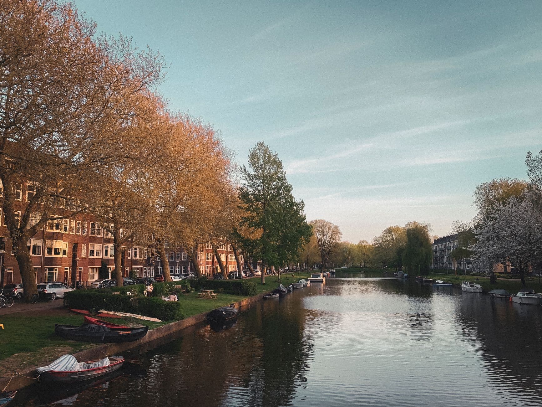 https://cdn.holicay.com/uploads/1782808902308-b4ea265d-d16d-4e78-9d33-98666693a714-amsterdam-2.jpg