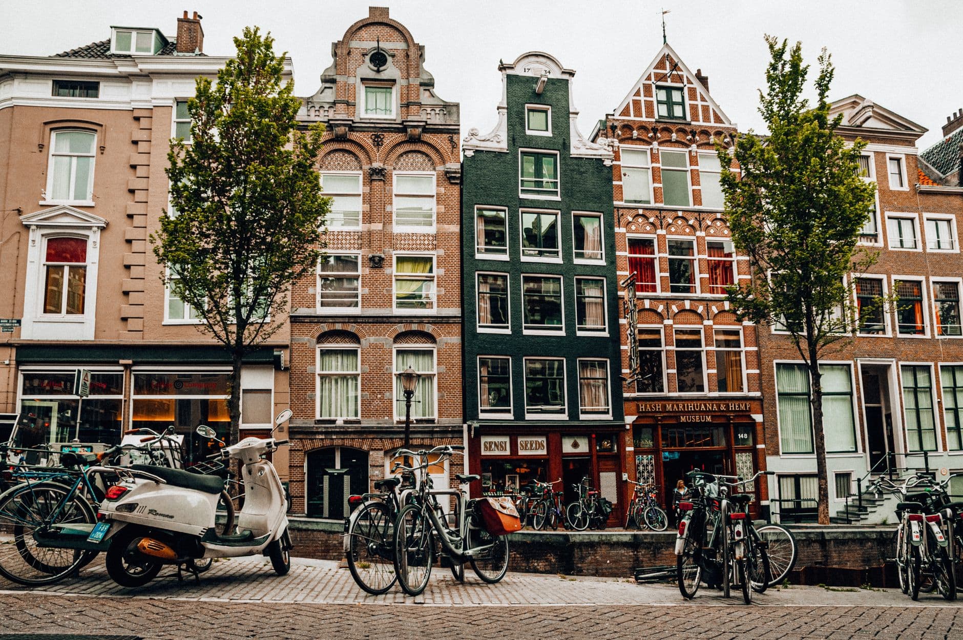https://cdn.holicay.com/uploads/1782808902512-eeb42d04-ca3c-4b1a-9180-cfc21db740e4-amsterdam-3.jpg