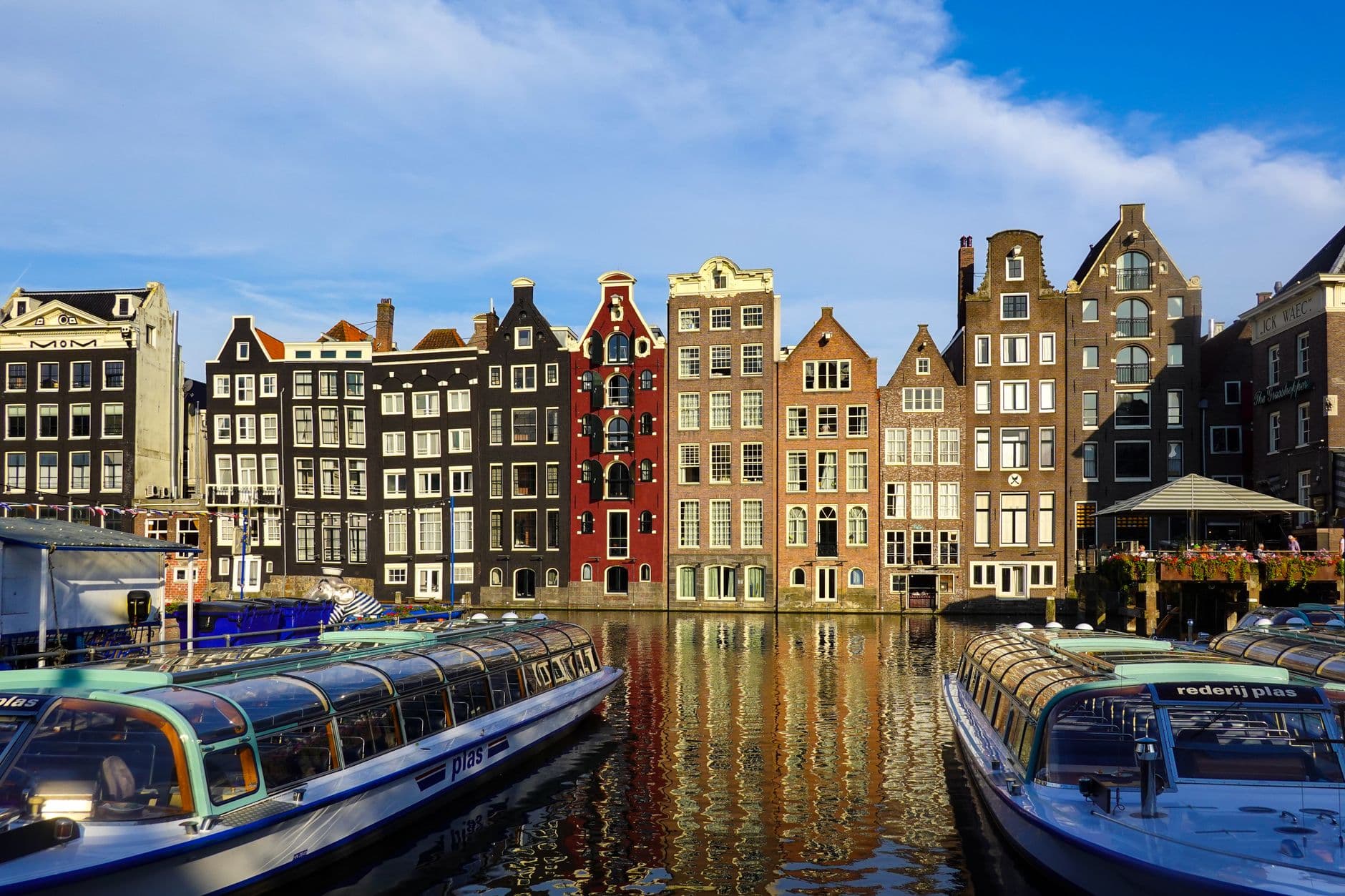 https://cdn.holicay.com/uploads/1782808949955-3154293a-932e-43d3-a98f-e8fd037d6463-amsterdam-3.jpg