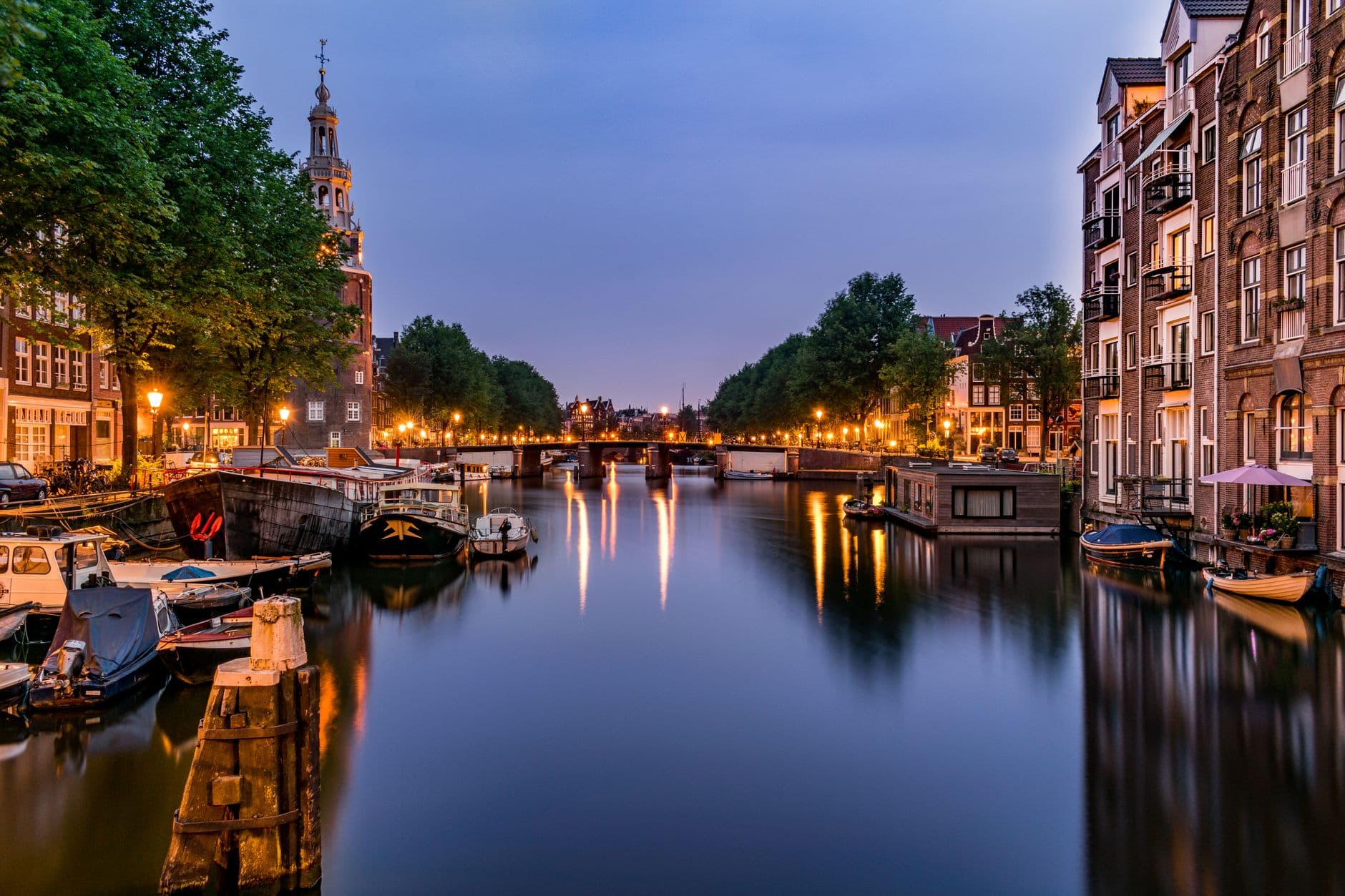 https://cdn.holicay.com/uploads/1782809447998-bb55cd8b-8a1b-4603-8295-d429ada15a66-amsterdam-2.jpg