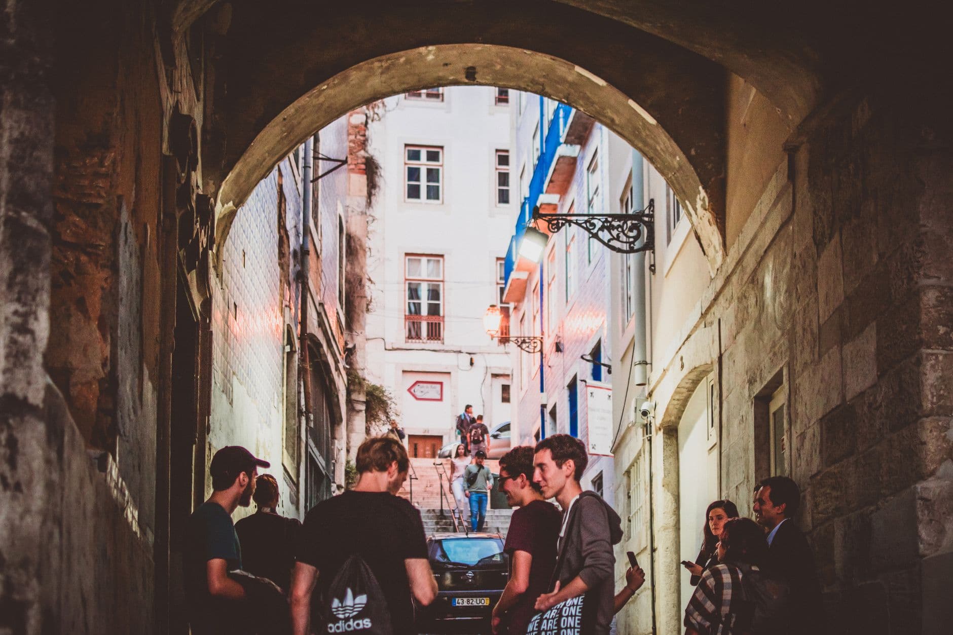 https://cdn.holicay.com/uploads/1784296072601-d02cebb7-2d79-4e0f-8e83-2c525bee941a-lisbon-3.jpg