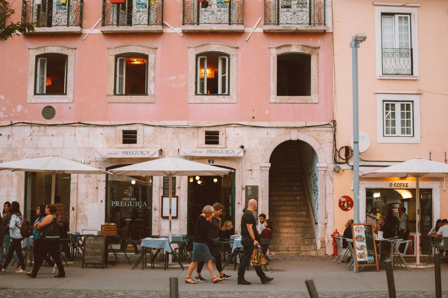 https://cdn.holicay.com/uploads/1784296721291-020edb12-fac4-4a0a-ab6b-866f55c8c6e4-lisbon-1.jpg